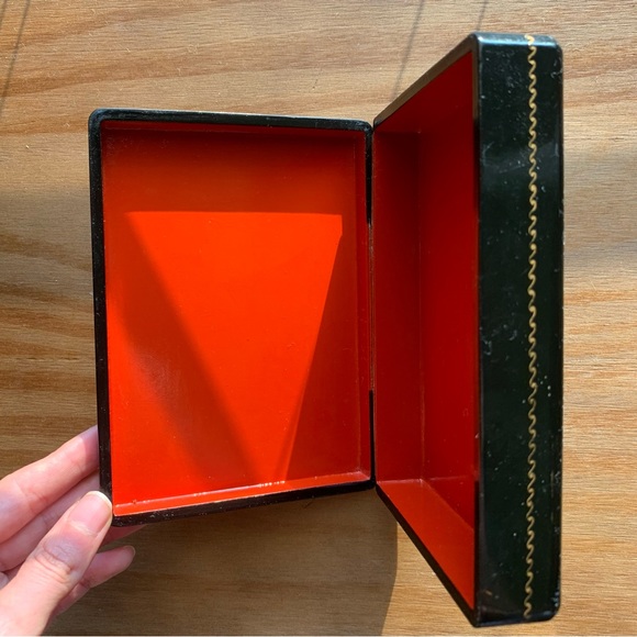 Vintage Russian Lacquered Box - Picture 8 of 14